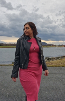 Åpner hjertet i ny diktsamling