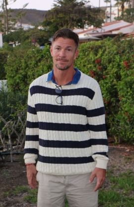 Skriver seg gjennom livets mørkeste timer