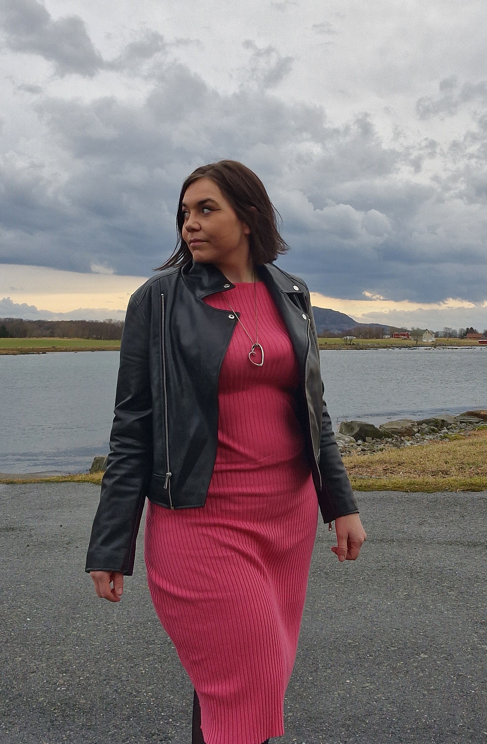 Åpner hjertet i ny diktsamling